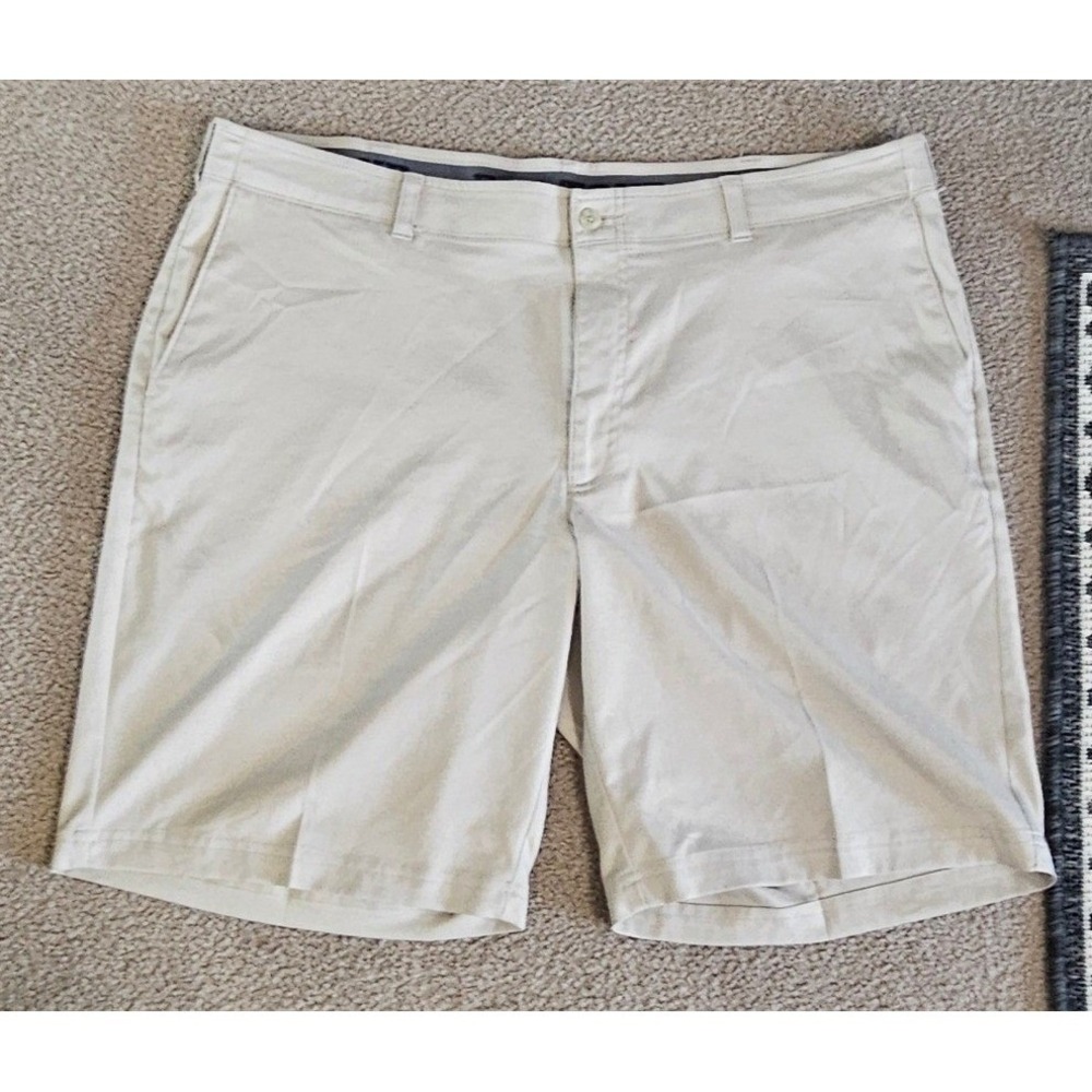 PGA Tour Mens Tan Khaki Golf Shorts Flat Front Performance Size 40W 9in Inseam